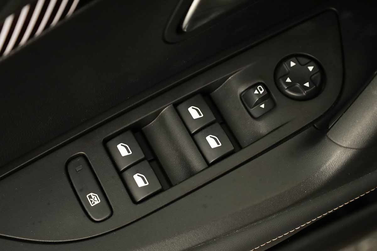 peugeot-2008-2024-gasolina-1199cc