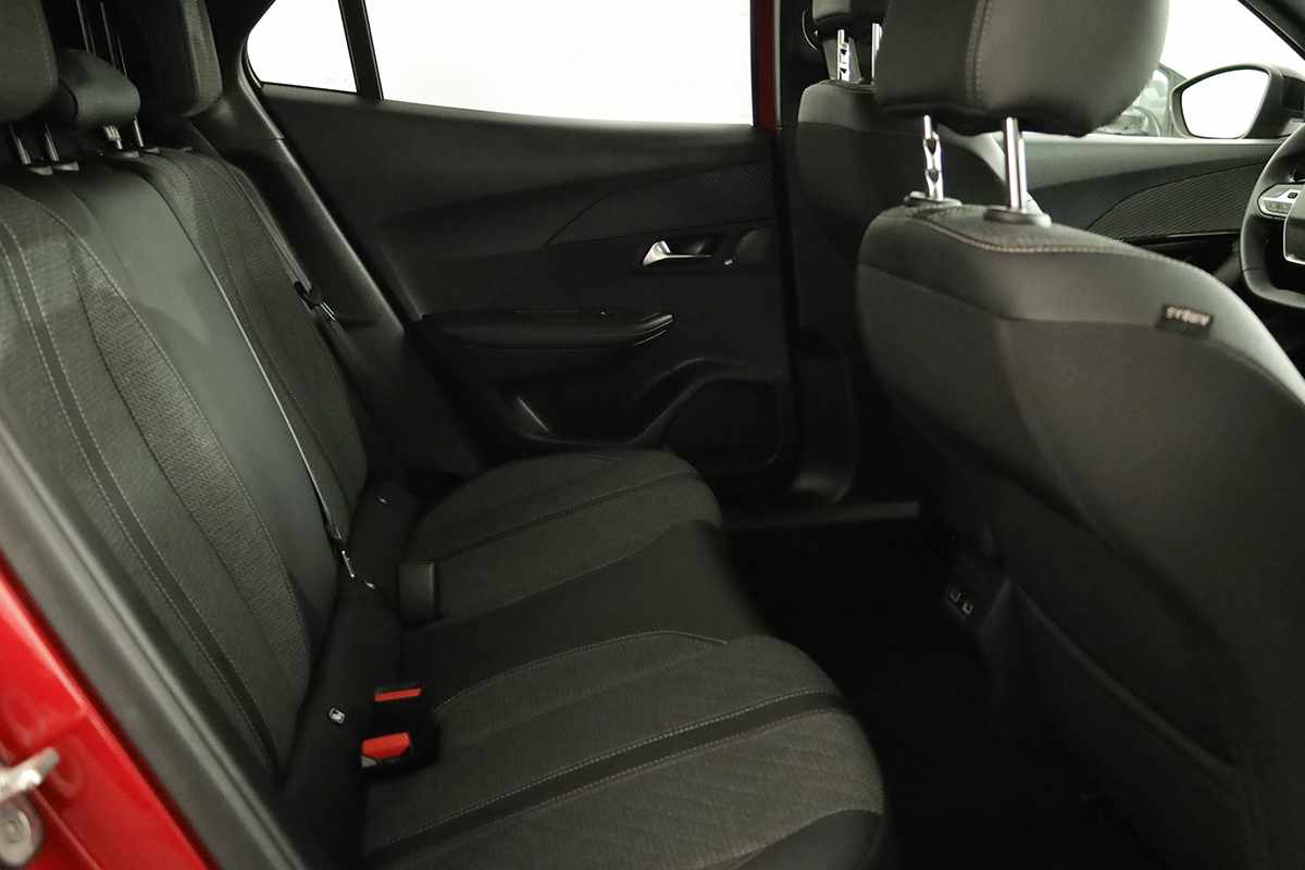 peugeot-2008-2024-gasolina-1199cc
