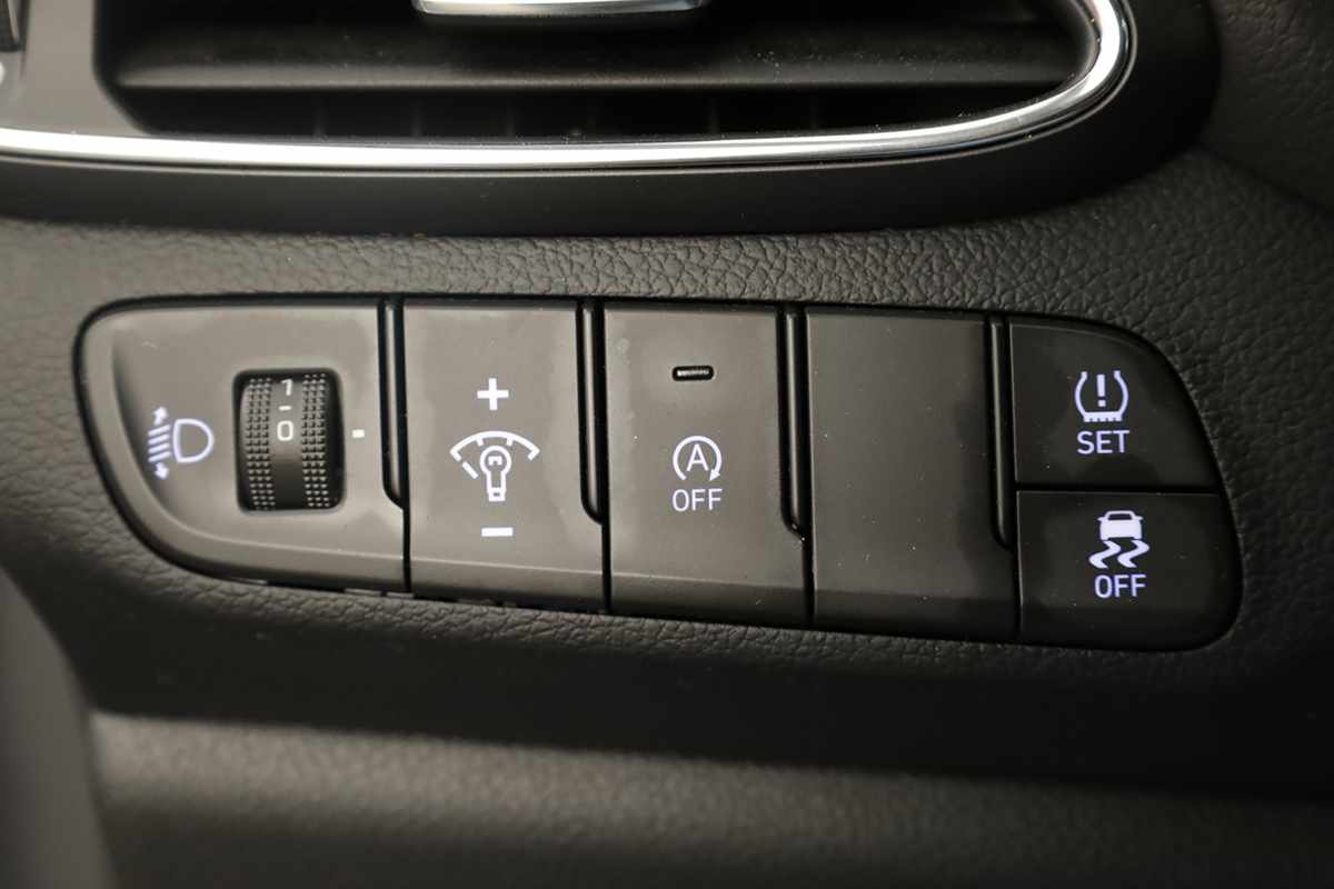 hyundai-i30-2025-gasolina-998cc