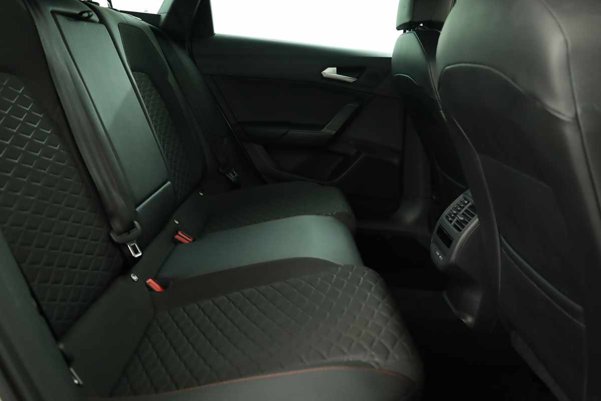 seat-leon-st-2025-hibrido-a-gasolina-1498cc