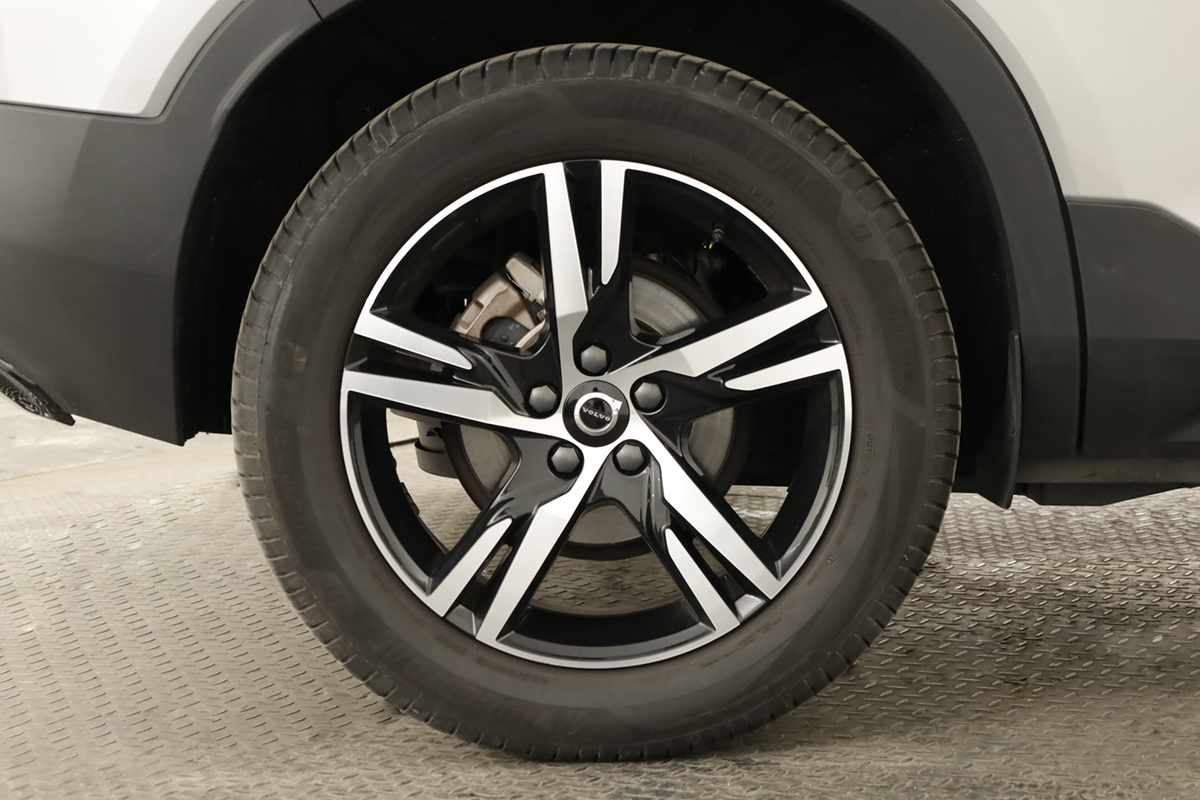 volvo-xc40-2024-gasolina-1477cc