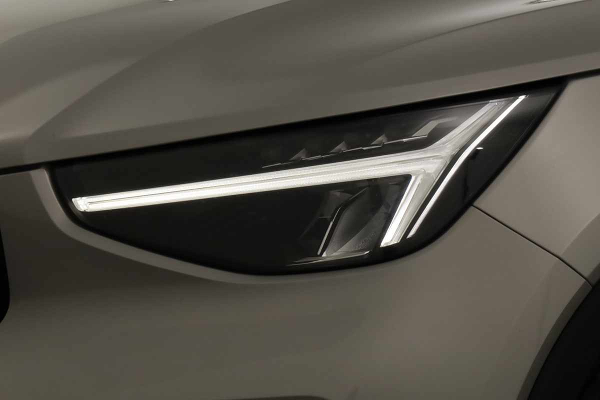 volvo-xc40-2024-gasolina-1477cc
