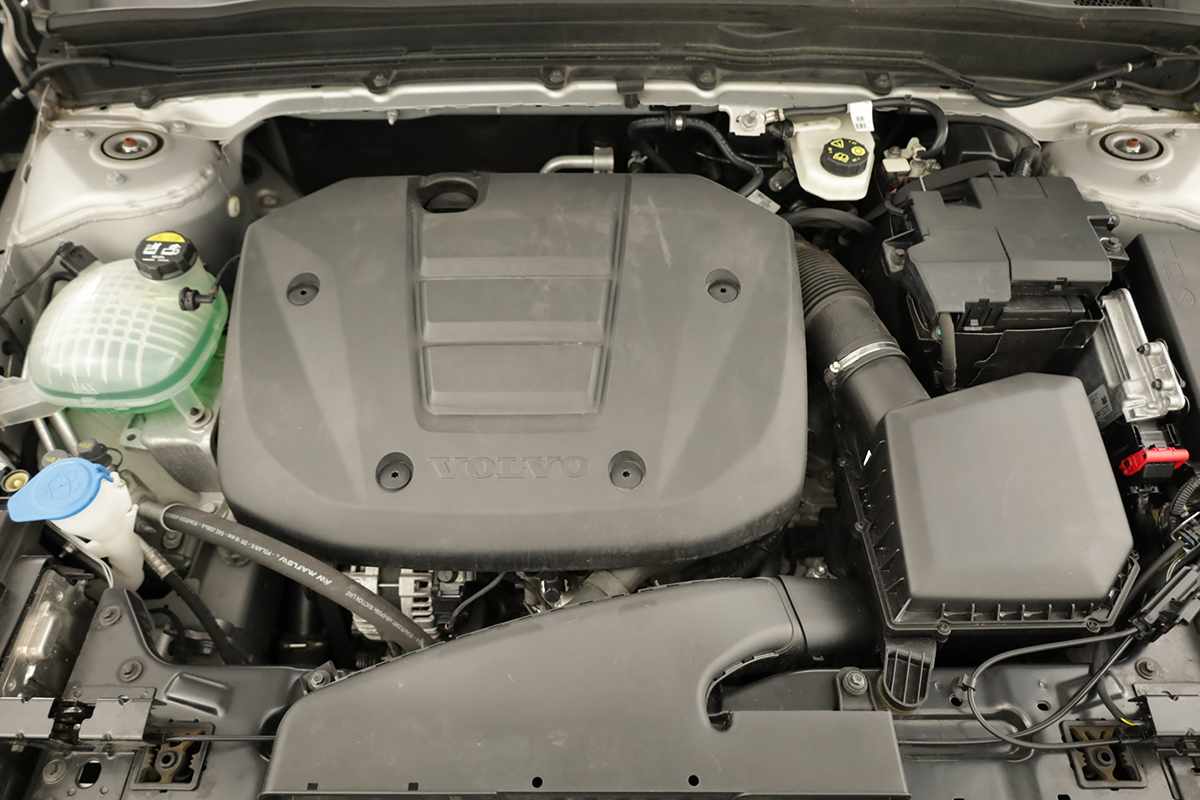 volvo-xc40-2024-gasolina-1477cc