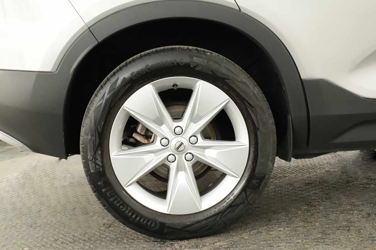 volvo-xc40-2024-gasolina-1477cc