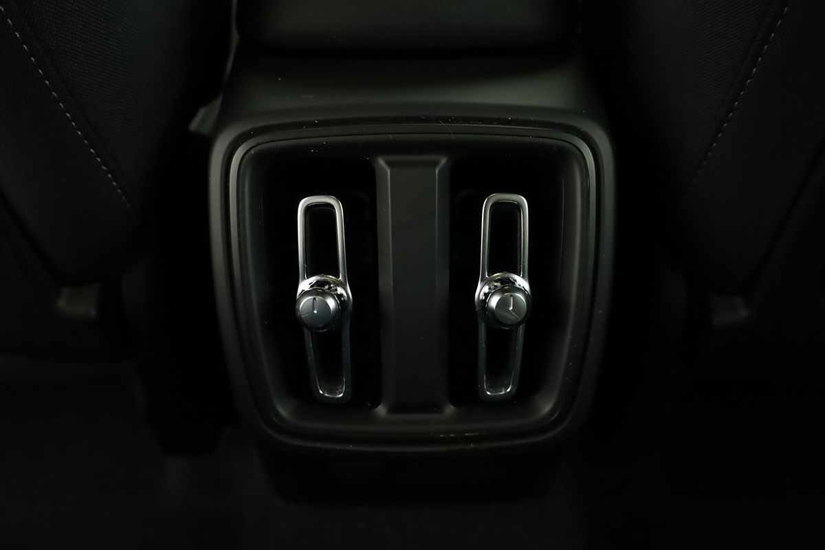 volvo-xc40-2024-gasolina-1477cc