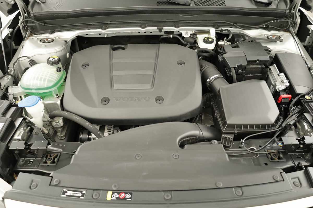 volvo-xc40-2024-gasolina-1477cc