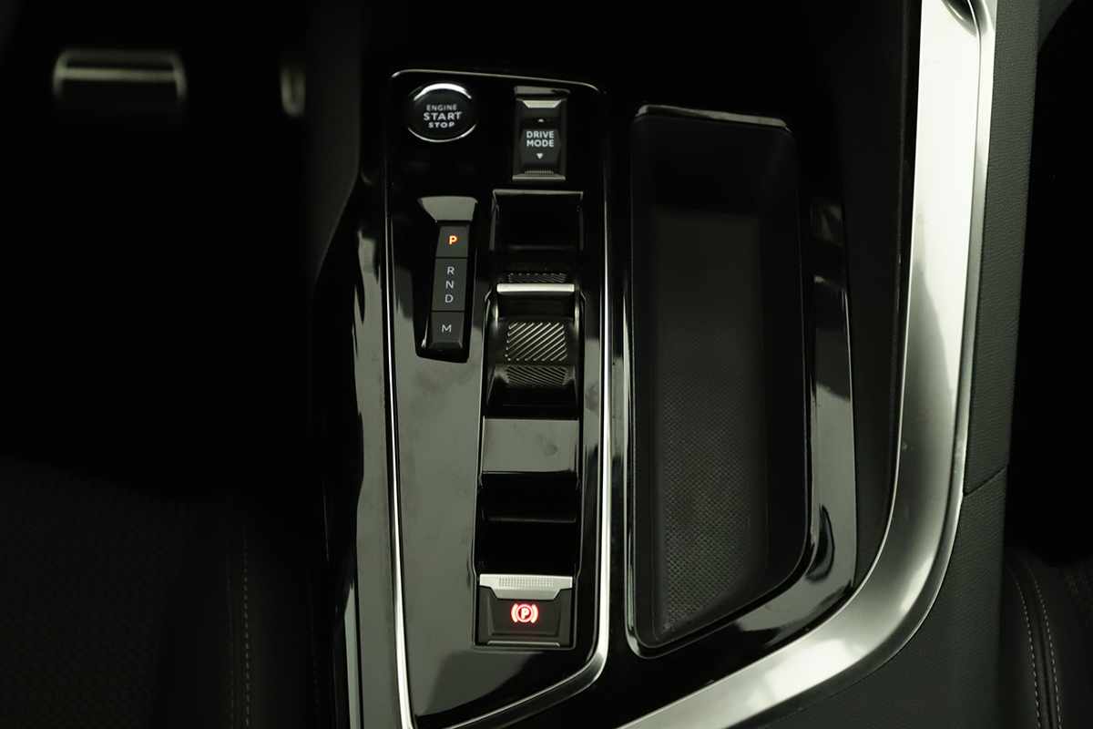 peugeot-3008-2023-gasolina-1199cc