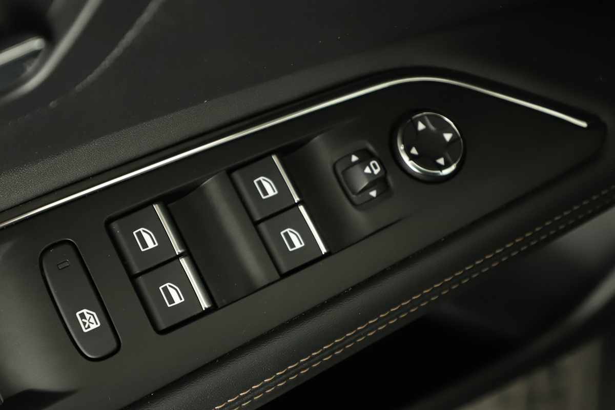 peugeot-3008-2023-gasolina-1199cc