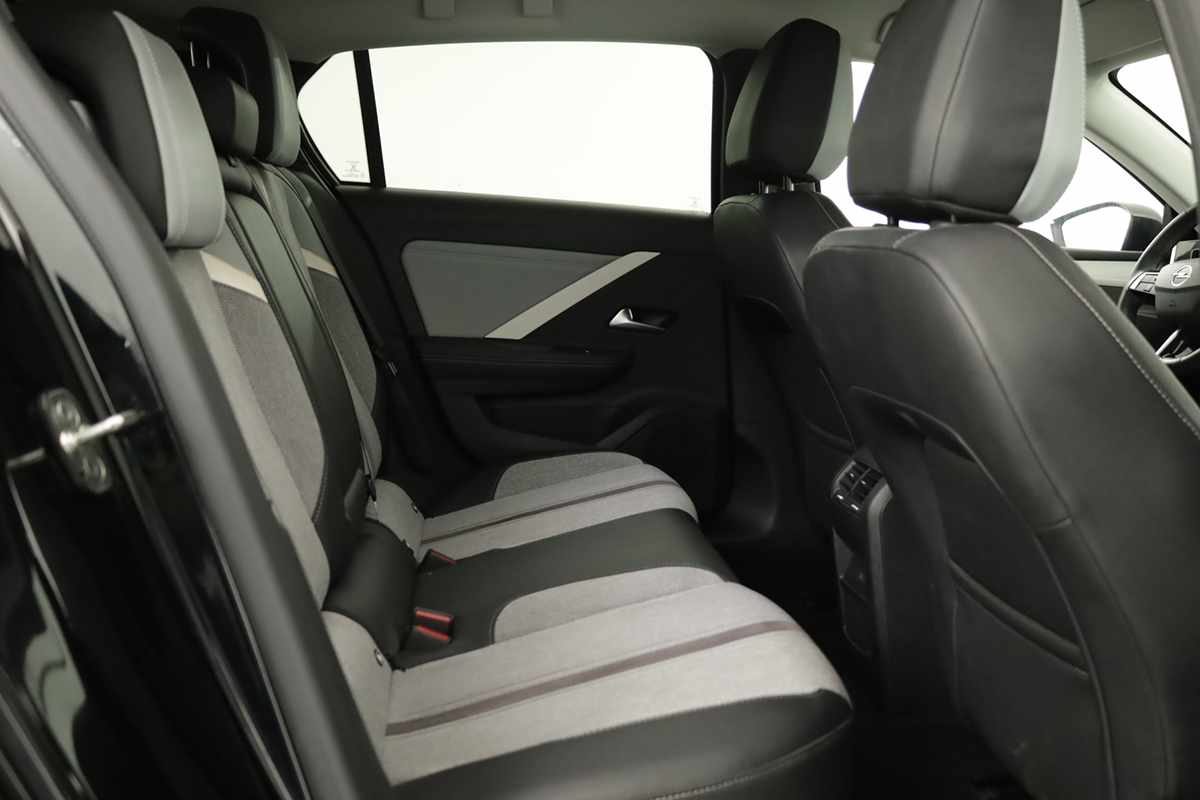 opel-astra-2022-diesel-1499cc