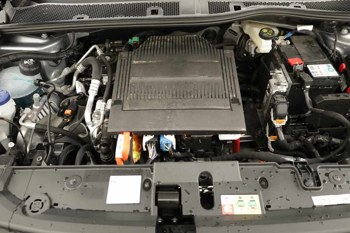 peugeot-e-208-2025-eletrico-0cc