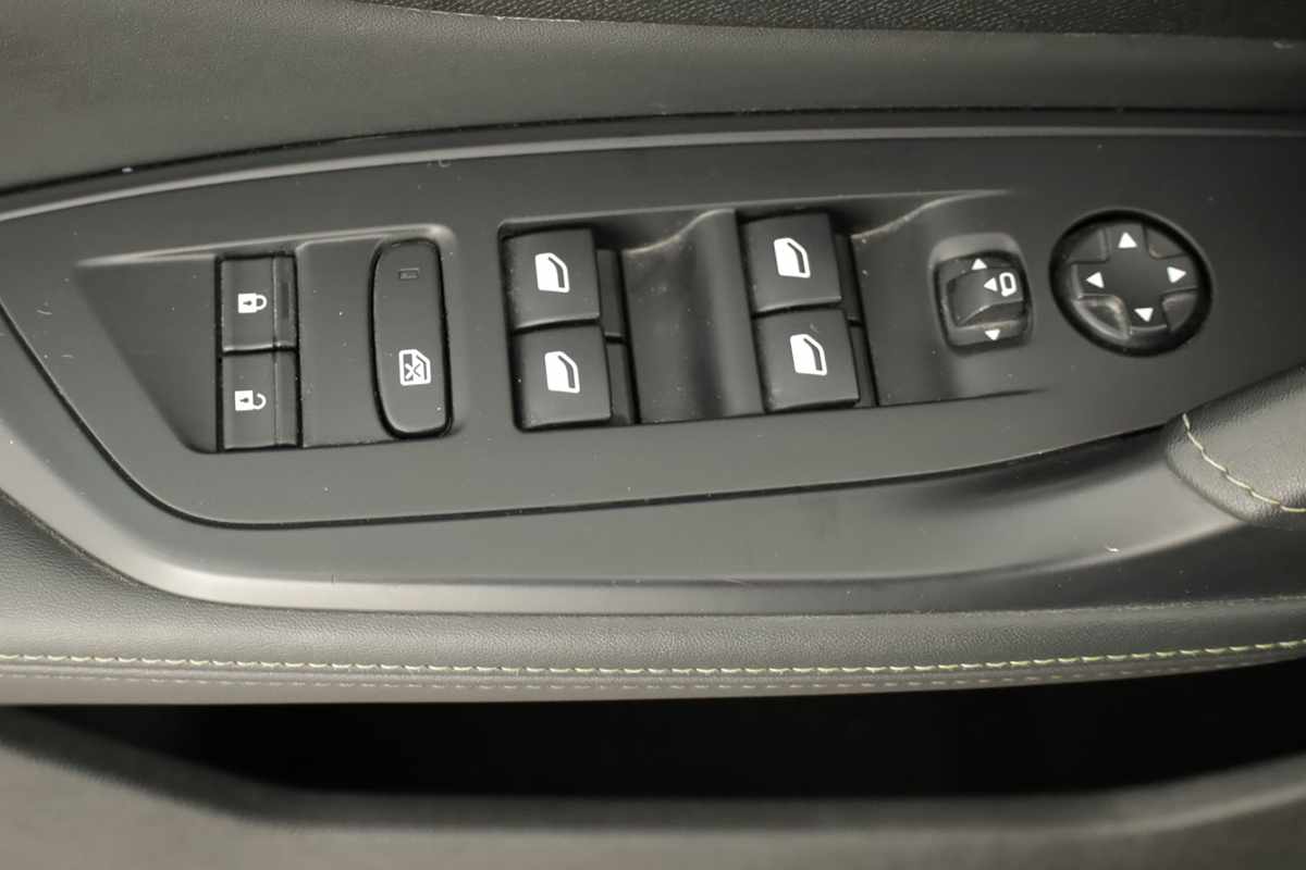 peugeot-308-2024-gasolina-1199cc