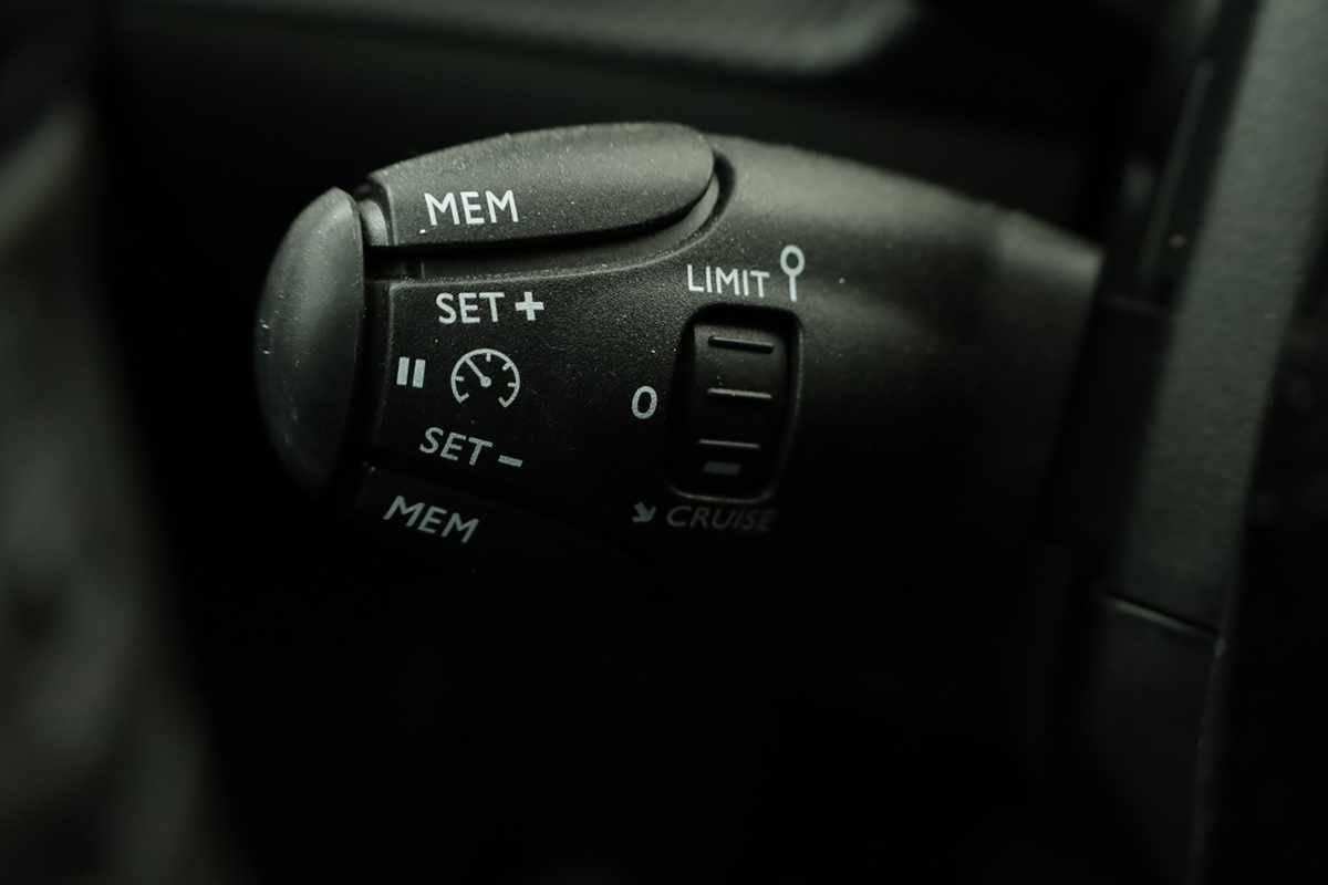 peugeot-e-208-2025-eletrico-0cc