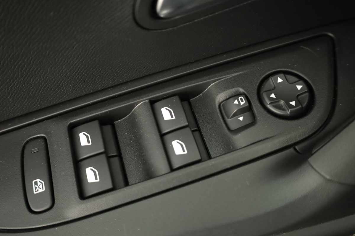 peugeot-2008-2025-gasolina-1199cc