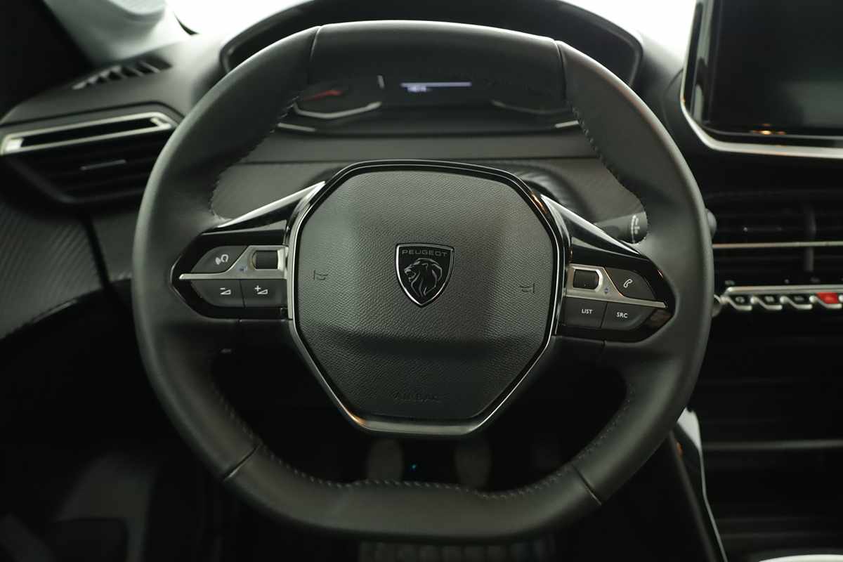 peugeot-208-2025-gasolina-1199cc