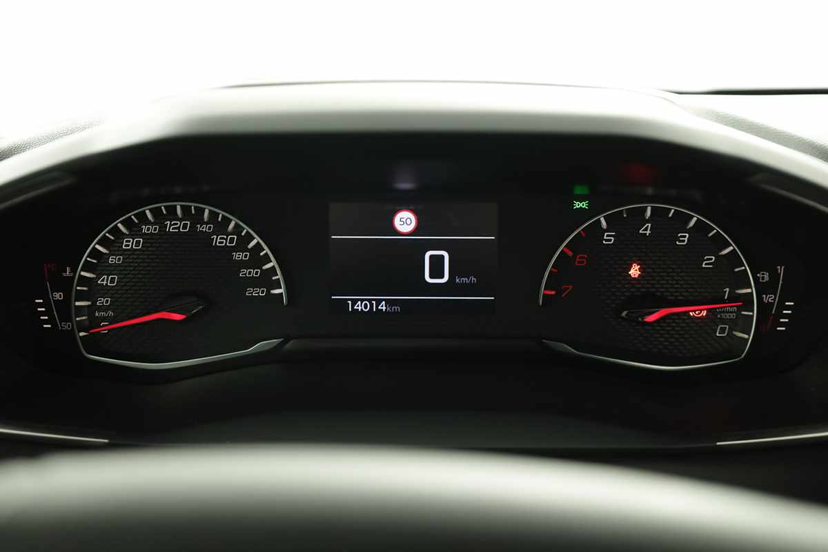 peugeot-208-2025-gasolina-1199cc