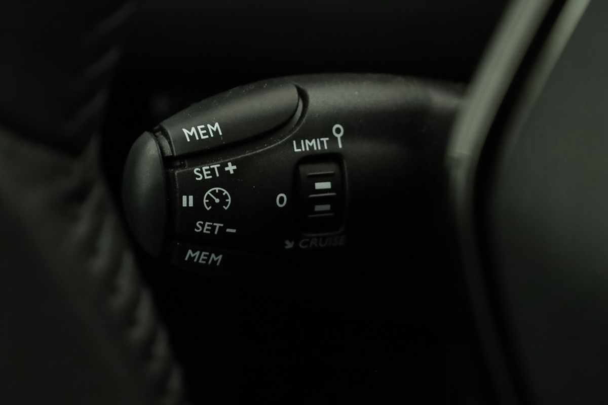 peugeot-208-2025-gasolina-1199cc