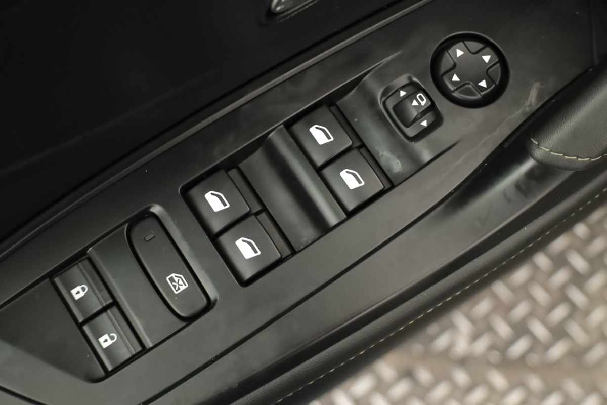peugeot-308-2024-gasolina-1199cc