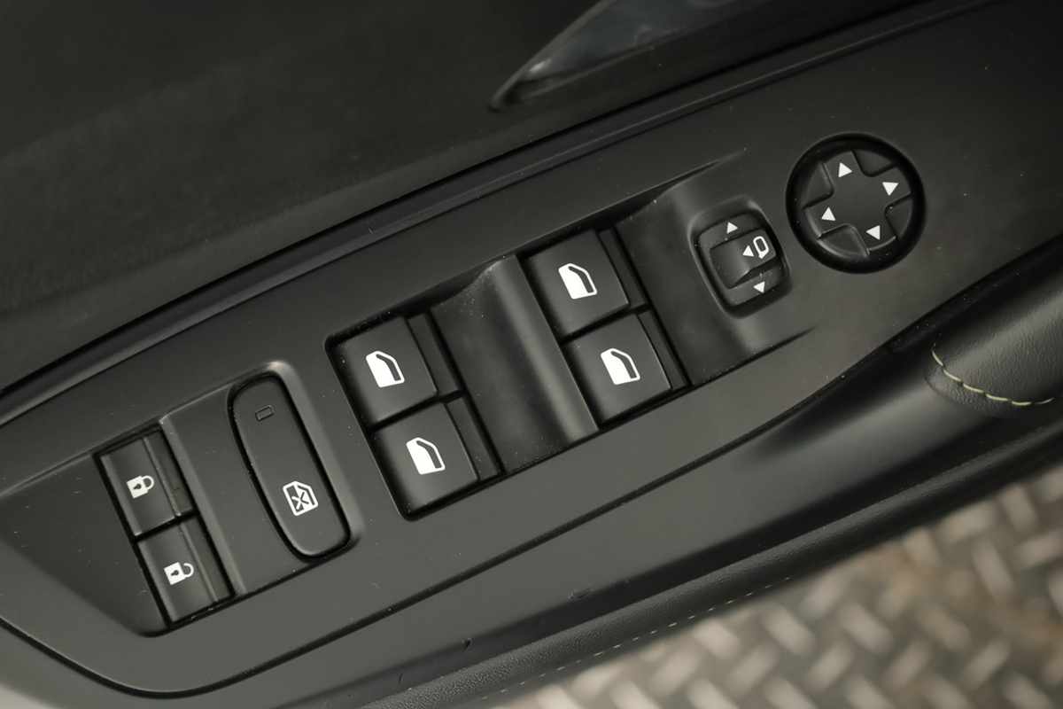 peugeot-308-2024-gasolina-1199cc