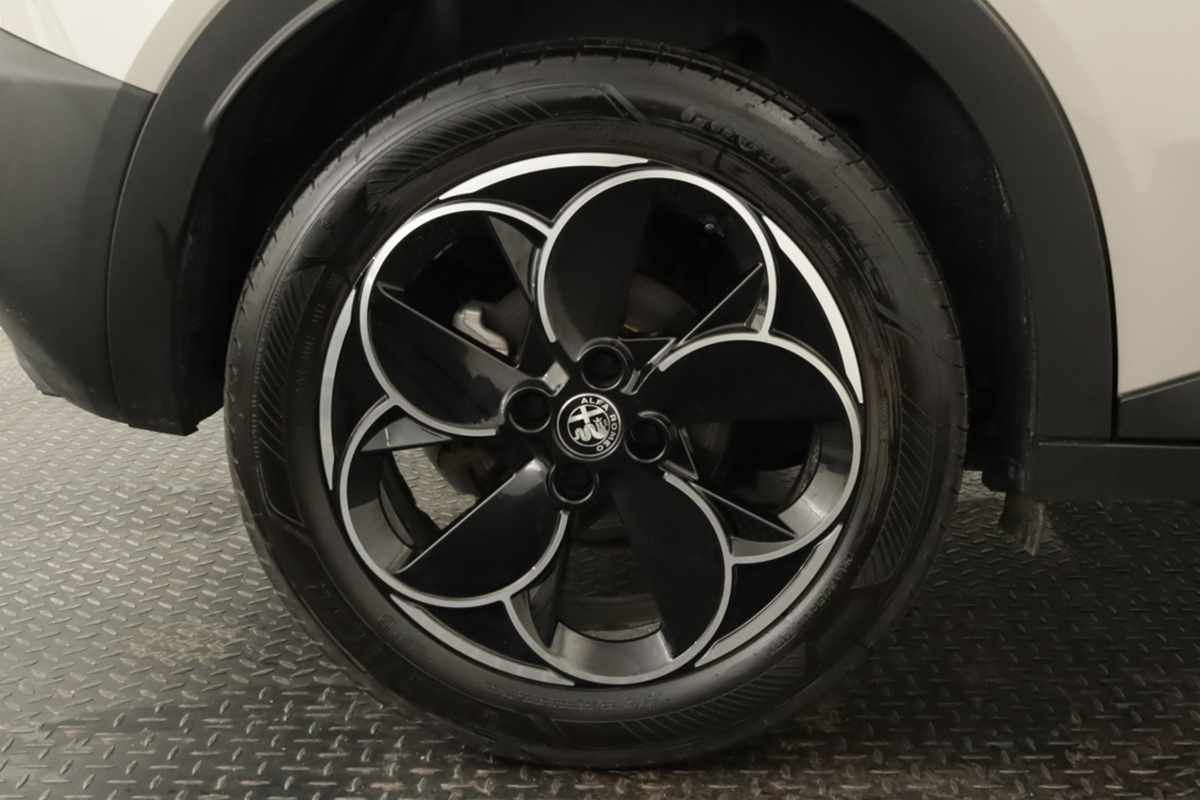 alfa-romeo-junior-2025-eletrico-0cc