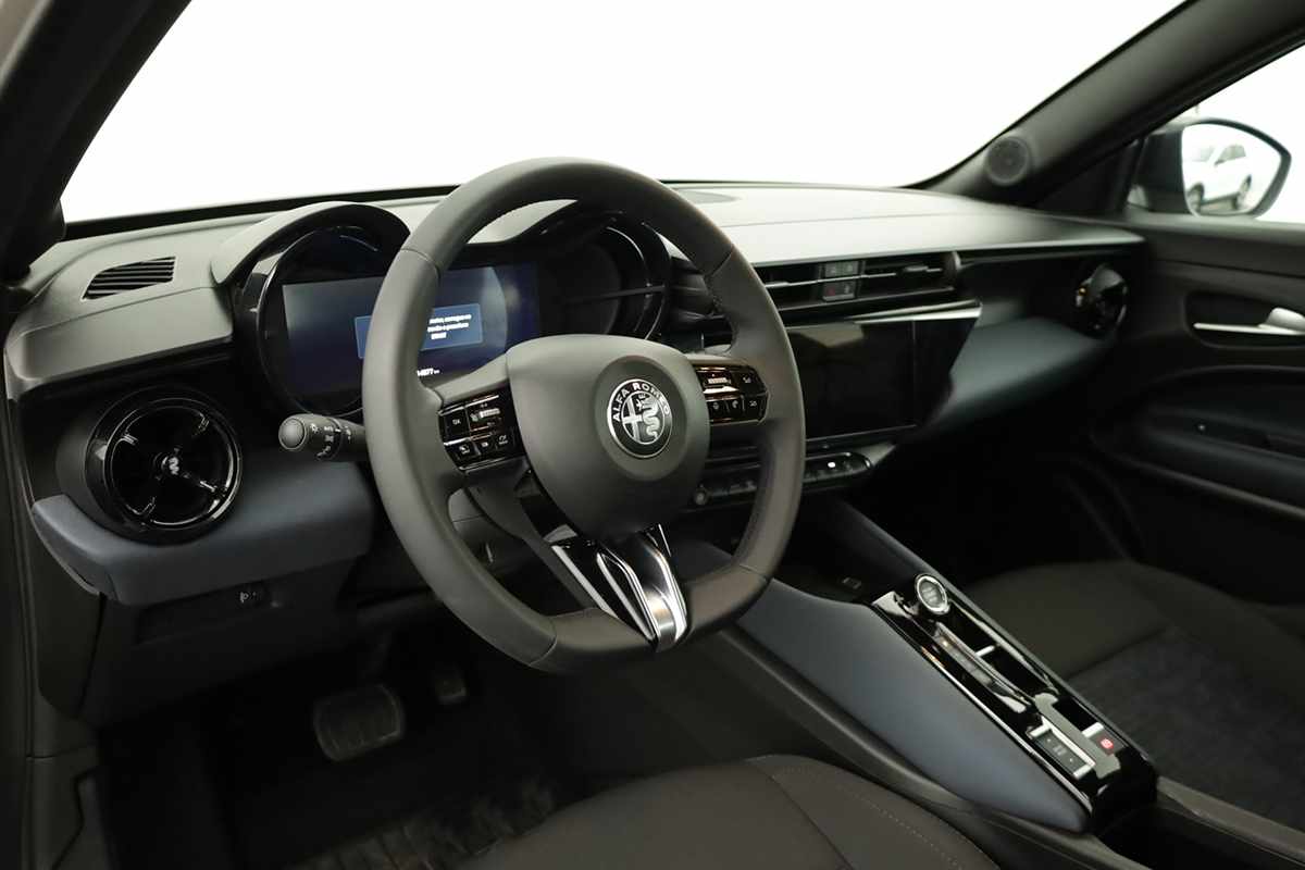 alfa-romeo-junior-2025-eletrico-0cc