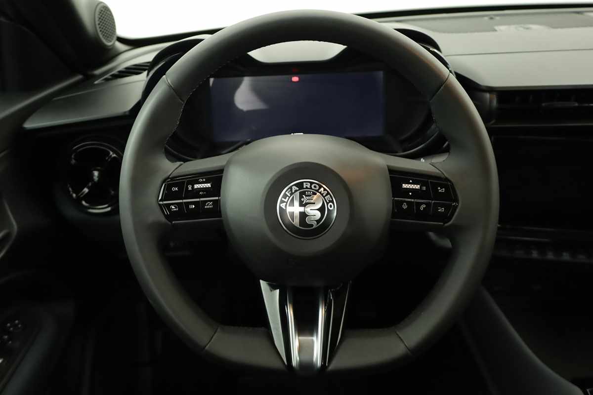 alfa-romeo-junior-2025-eletrico-0cc