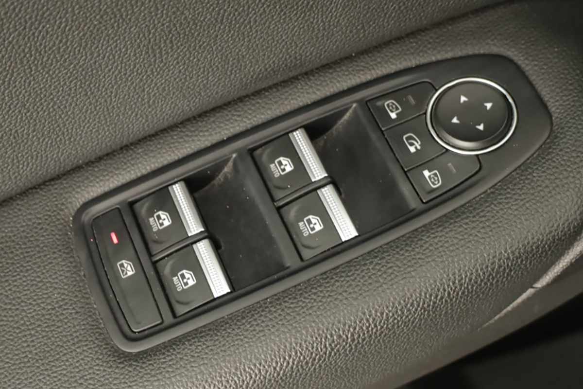 renault-captur-2024-gpl-999cc