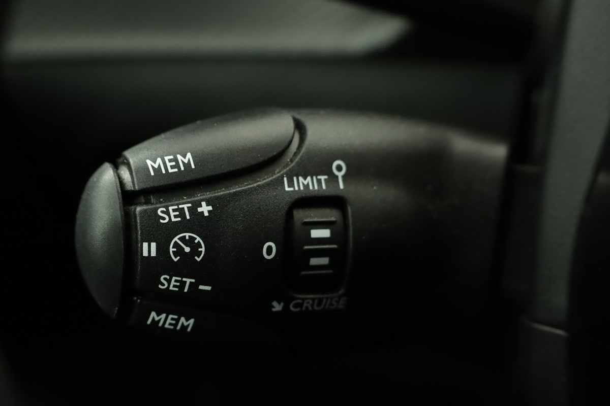 peugeot-208-2025-gasolina-1199cc