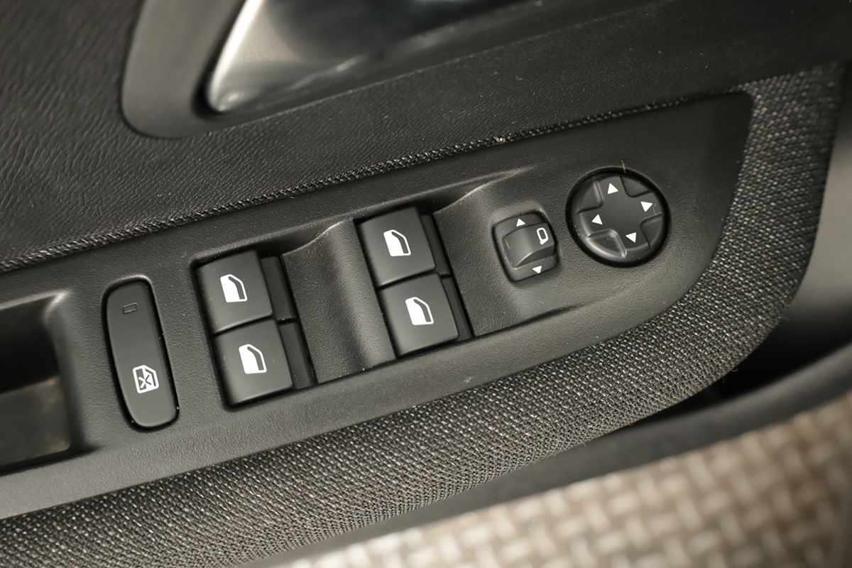 peugeot-208-2025-gasolina-1199cc