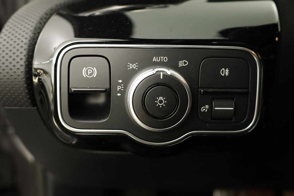 mercedes-benz-classe-a-2024-hibrido-a-gasolina-1332cc