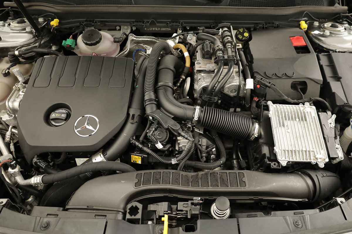 mercedes-benz-classe-a-2024-hibrido-a-gasolina-1332cc