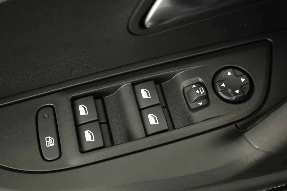 peugeot-2008-2025-gasolina-1199cc