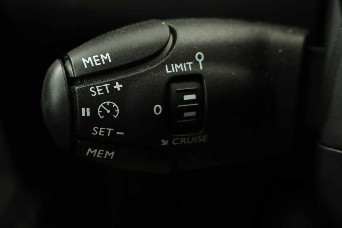 peugeot-2008-2025-gasolina-1199cc