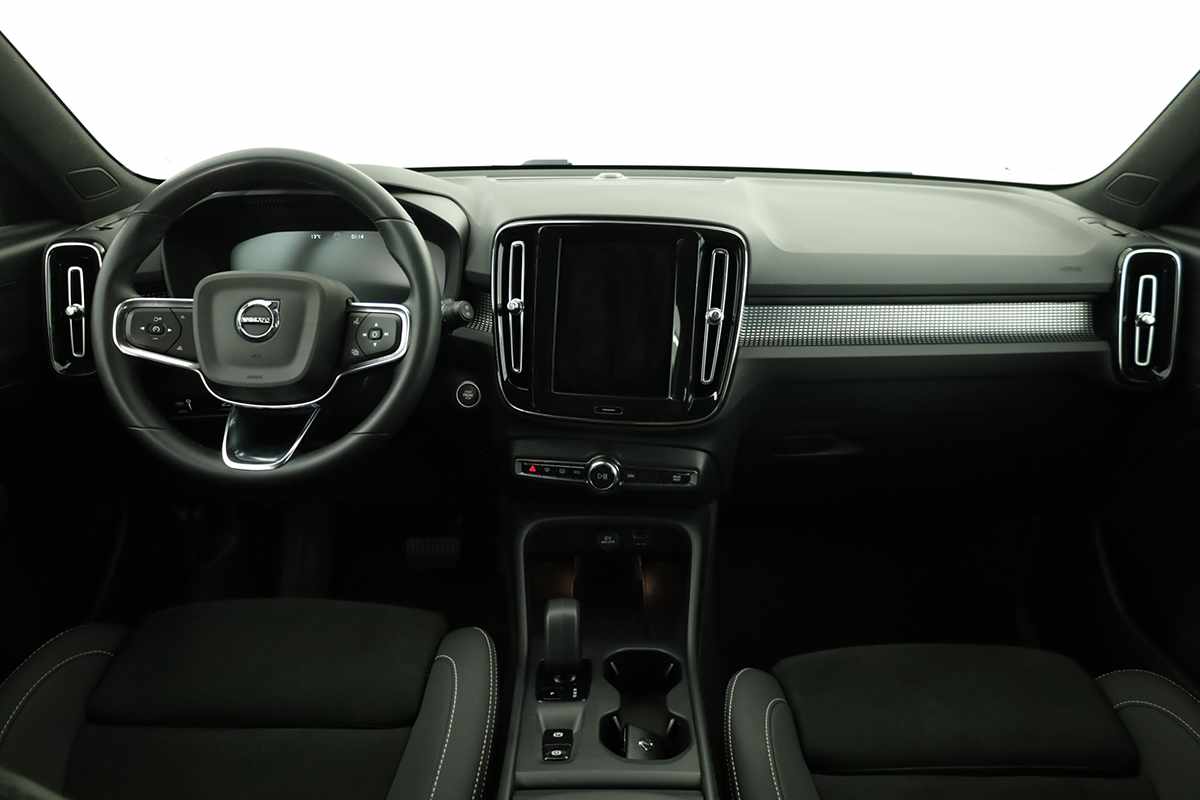 volvo-xc40-2024-gasolina-1477cc