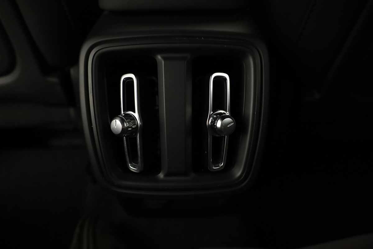 volvo-xc40-2024-gasolina-1477cc