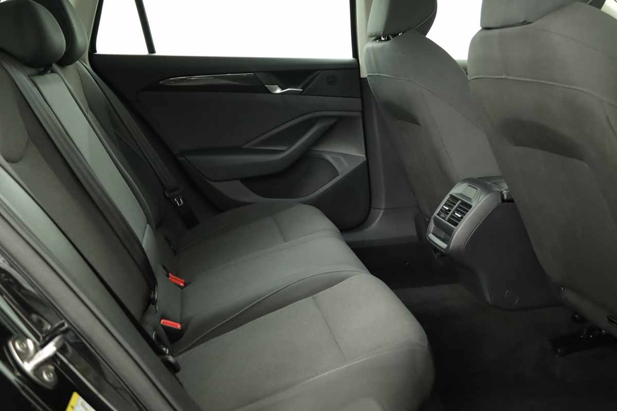 volkswagen-passat-variant-2025-hibrido-a-gasolina-1498cc