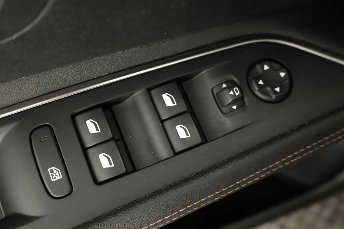 peugeot-3008-2024-gasolina-1199cc