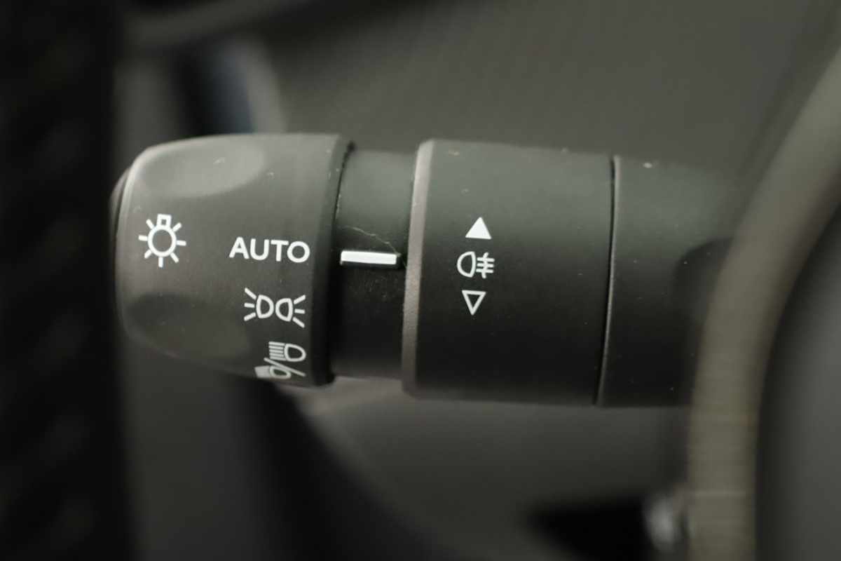 peugeot-e-208-2025-eletrico-0cc
