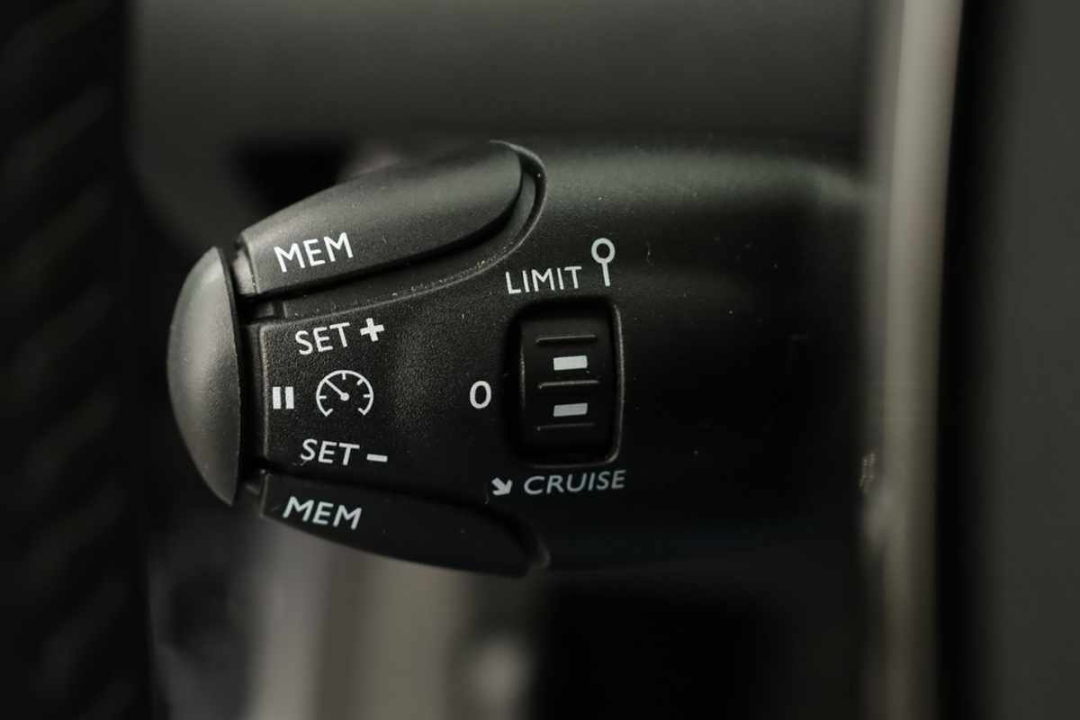peugeot-e-208-2025-eletrico-0cc