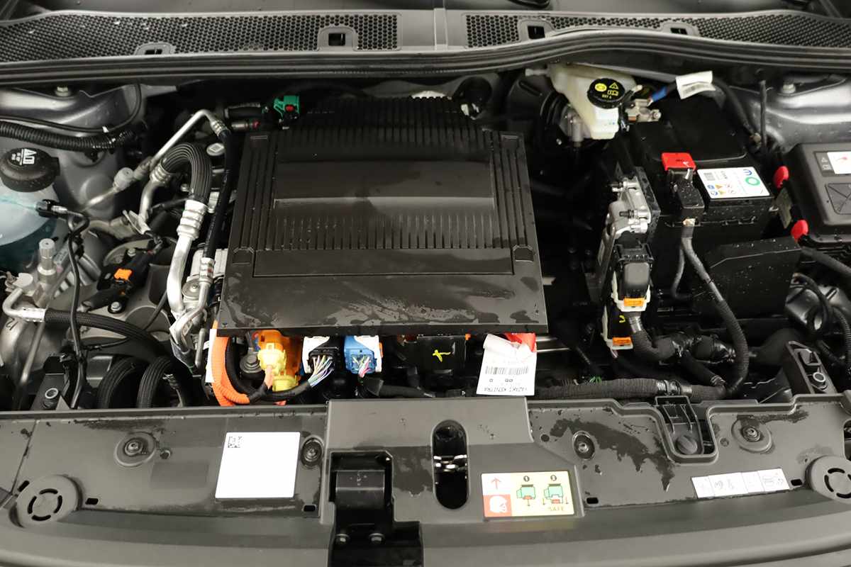peugeot-e-208-2025-eletrico-0cc