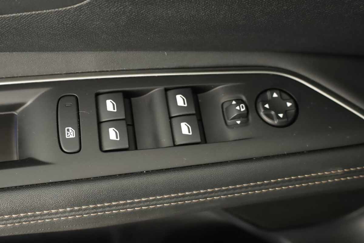 peugeot-3008-2024-gasolina-1199cc