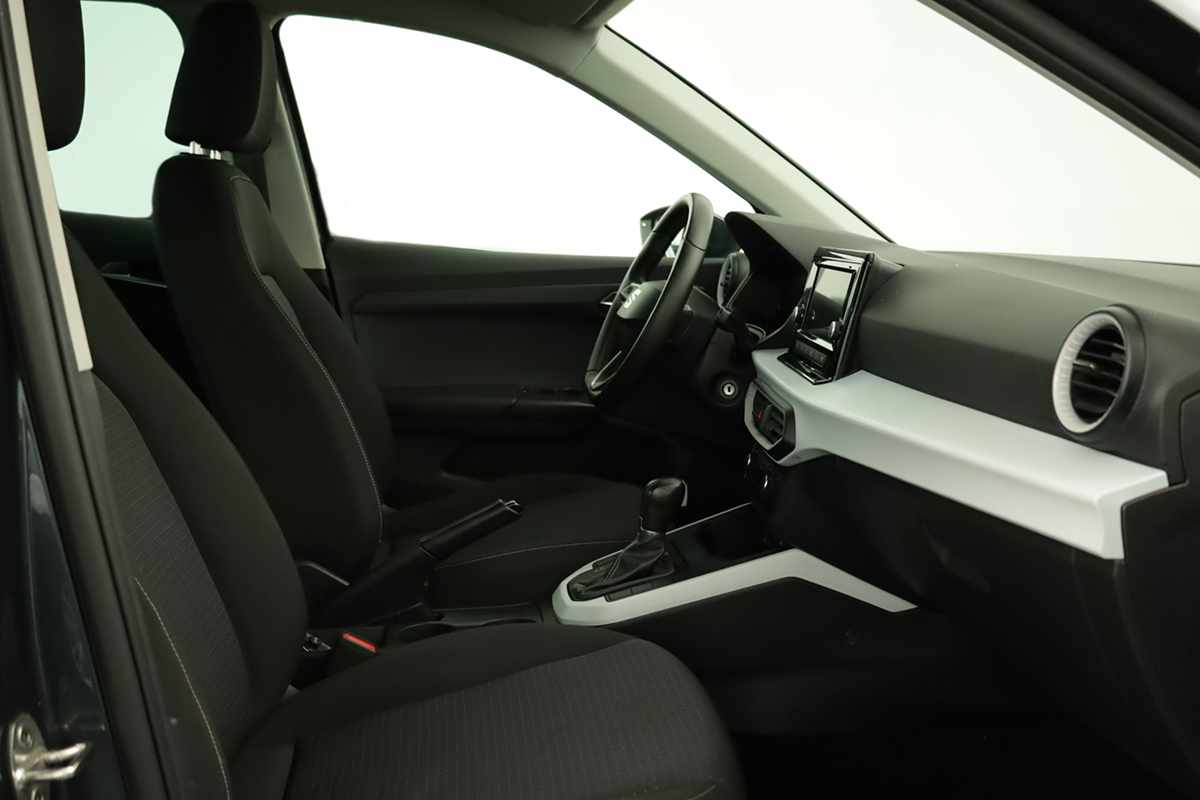 seat-arona-2023-gasolina-999cc