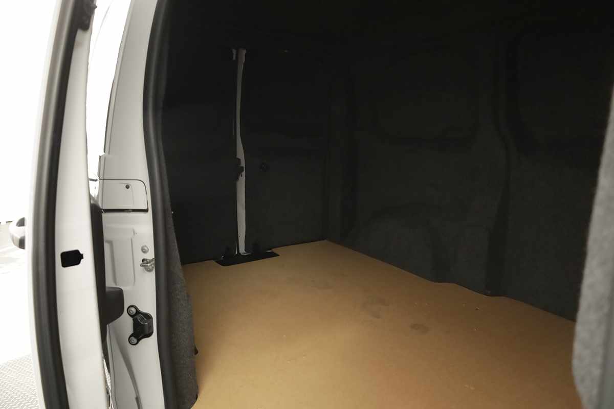 peugeot-expert-2024-diesel-1499cc