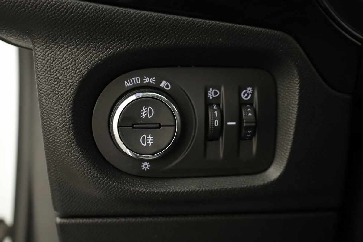 opel-corsa-2025-gasolina-1199cc