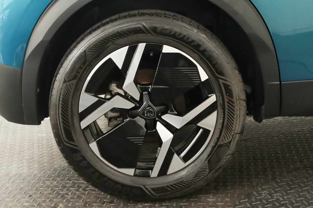 peugeot-e-2008-2025-eletrico-0cc