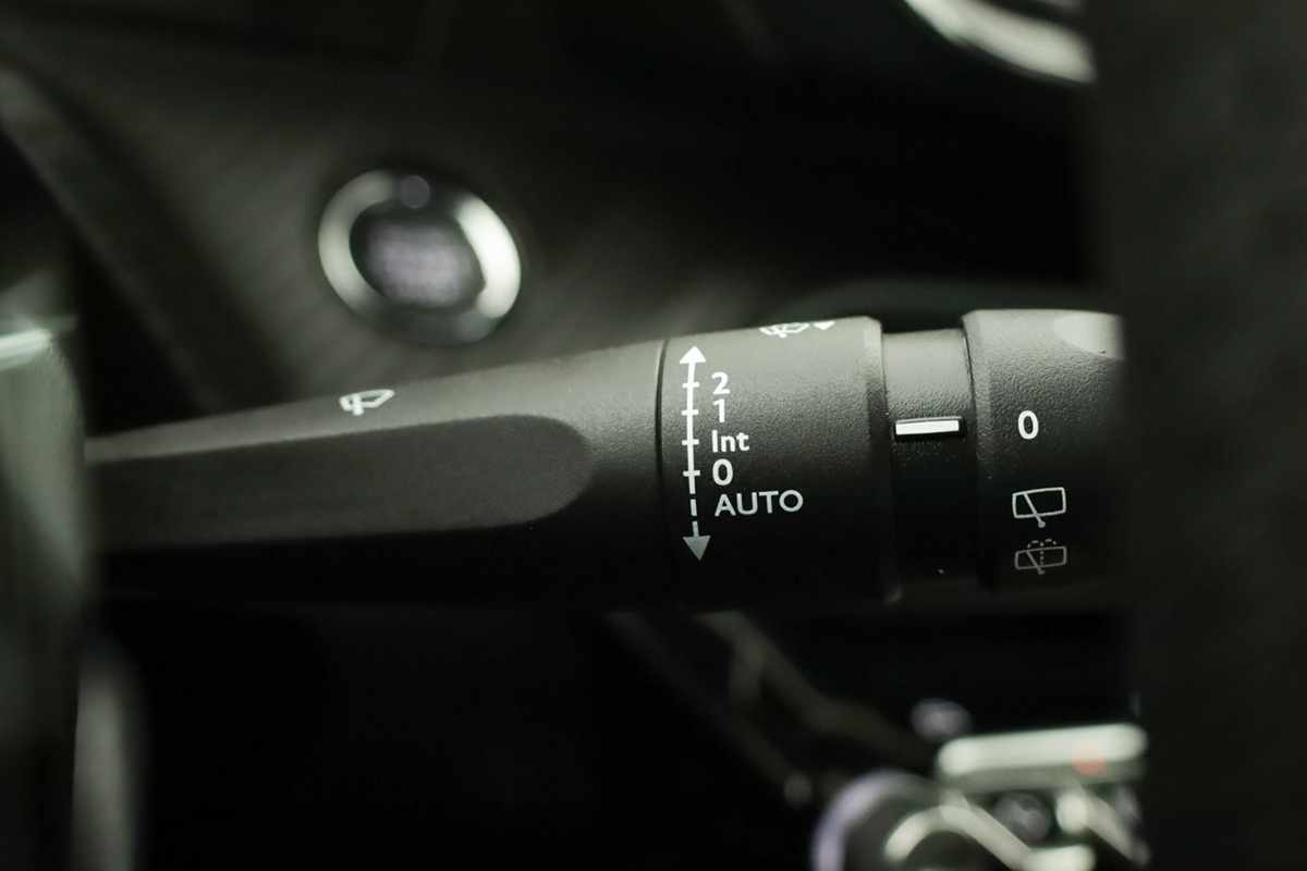 peugeot-e-2008-2025-eletrico-0cc