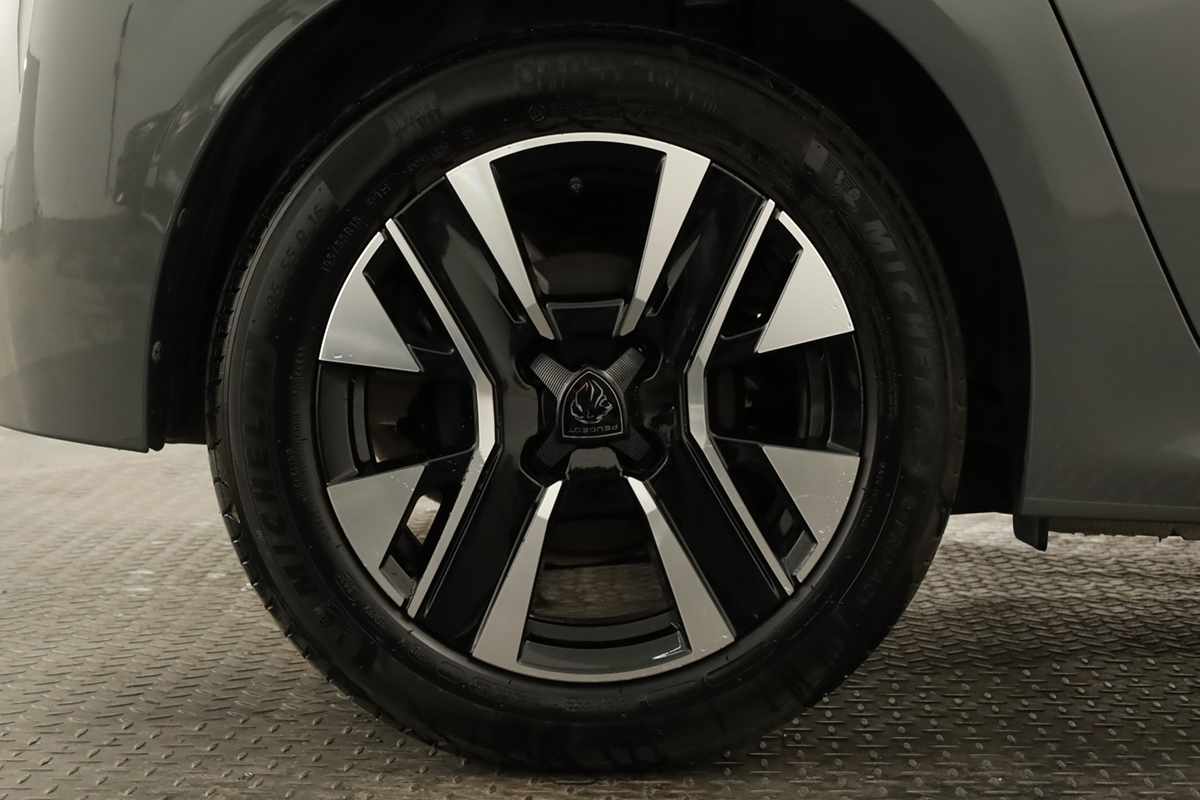 peugeot-208-2025-gasolina-1199cc