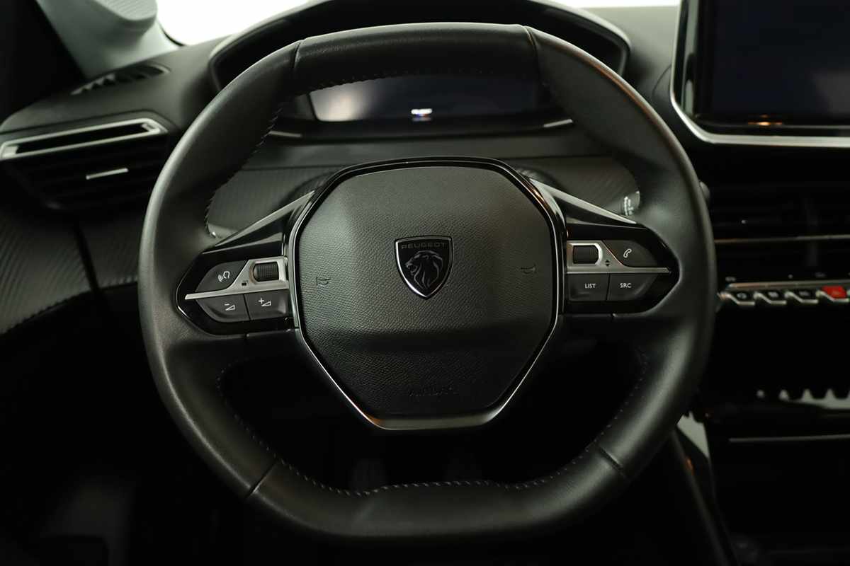 peugeot-208-2025-gasolina-1199cc