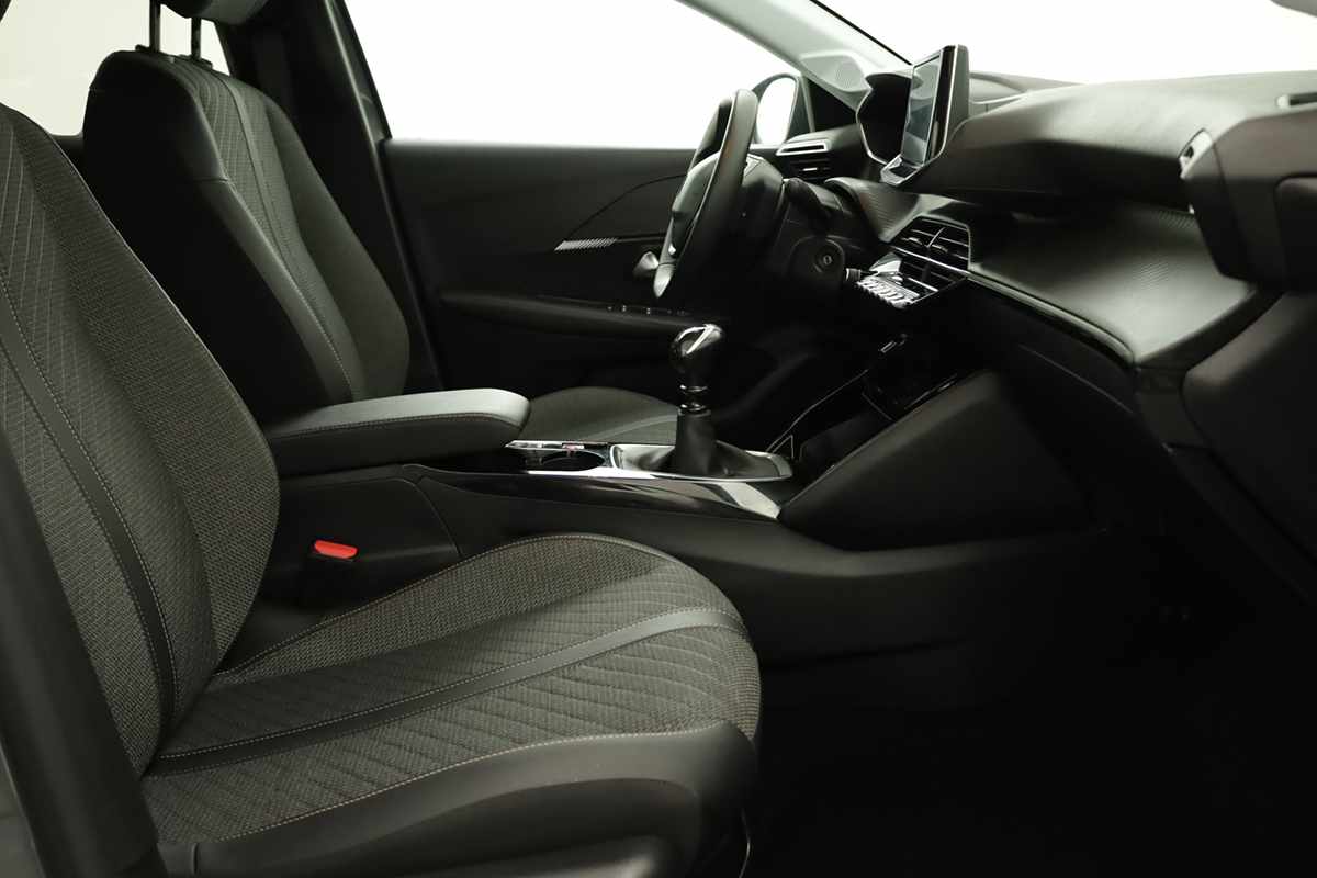 peugeot-208-2025-gasolina-1199cc