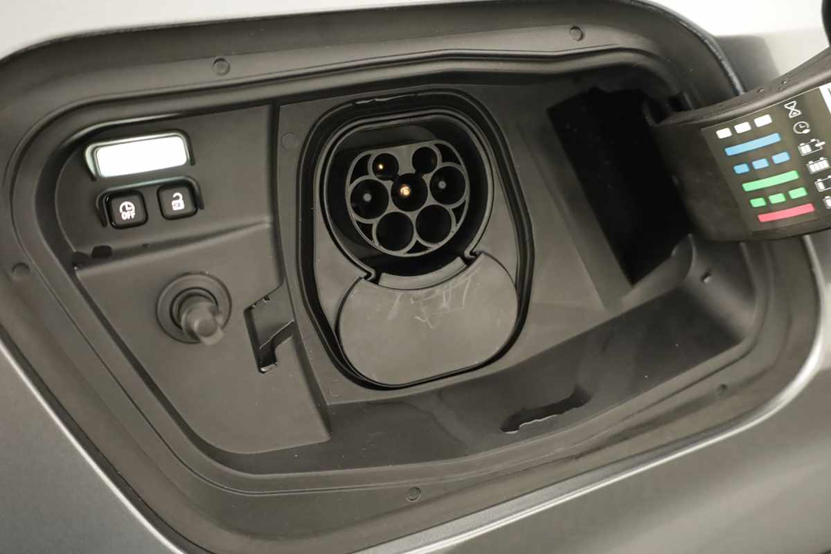 renault-rafale-2025-hibrido-a-gasolina-1199cc