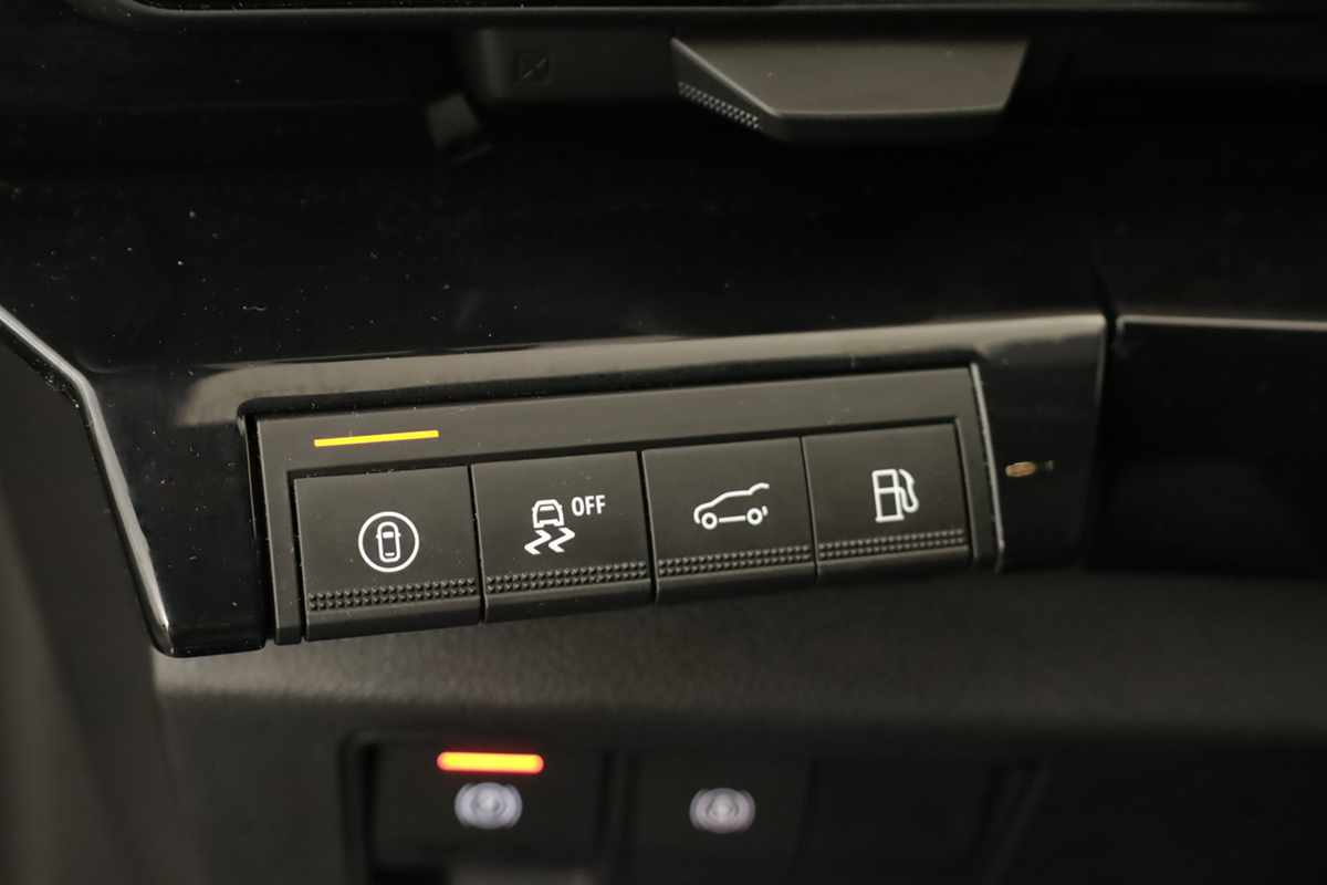 renault-rafale-2025-hibrido-a-gasolina-1199cc